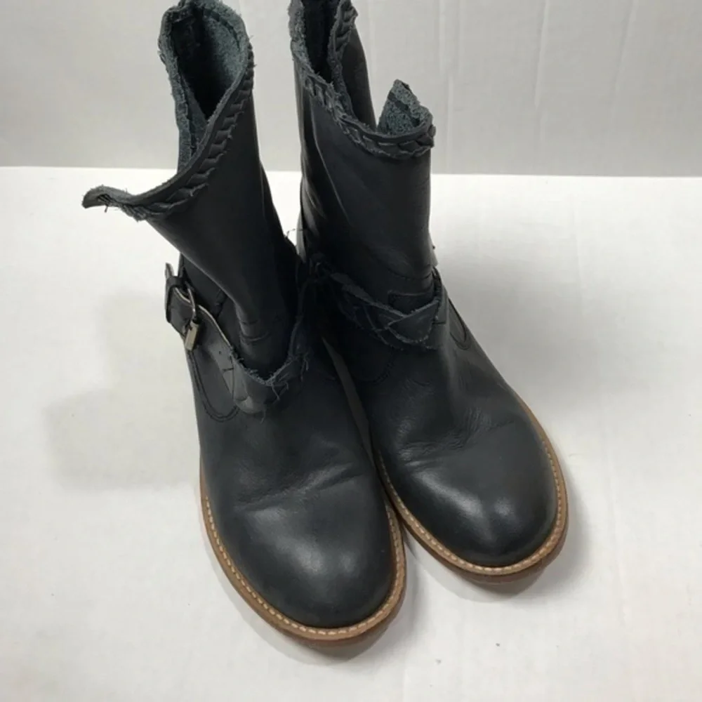 Musse & Cloud Women's Kimber Chelsea Boot size 6 , black